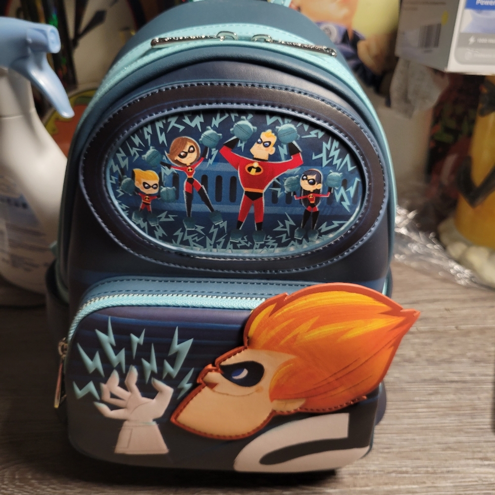 Loungefly NWT Pixar The Incredibles Glow In The Dark Mini Backpack‎